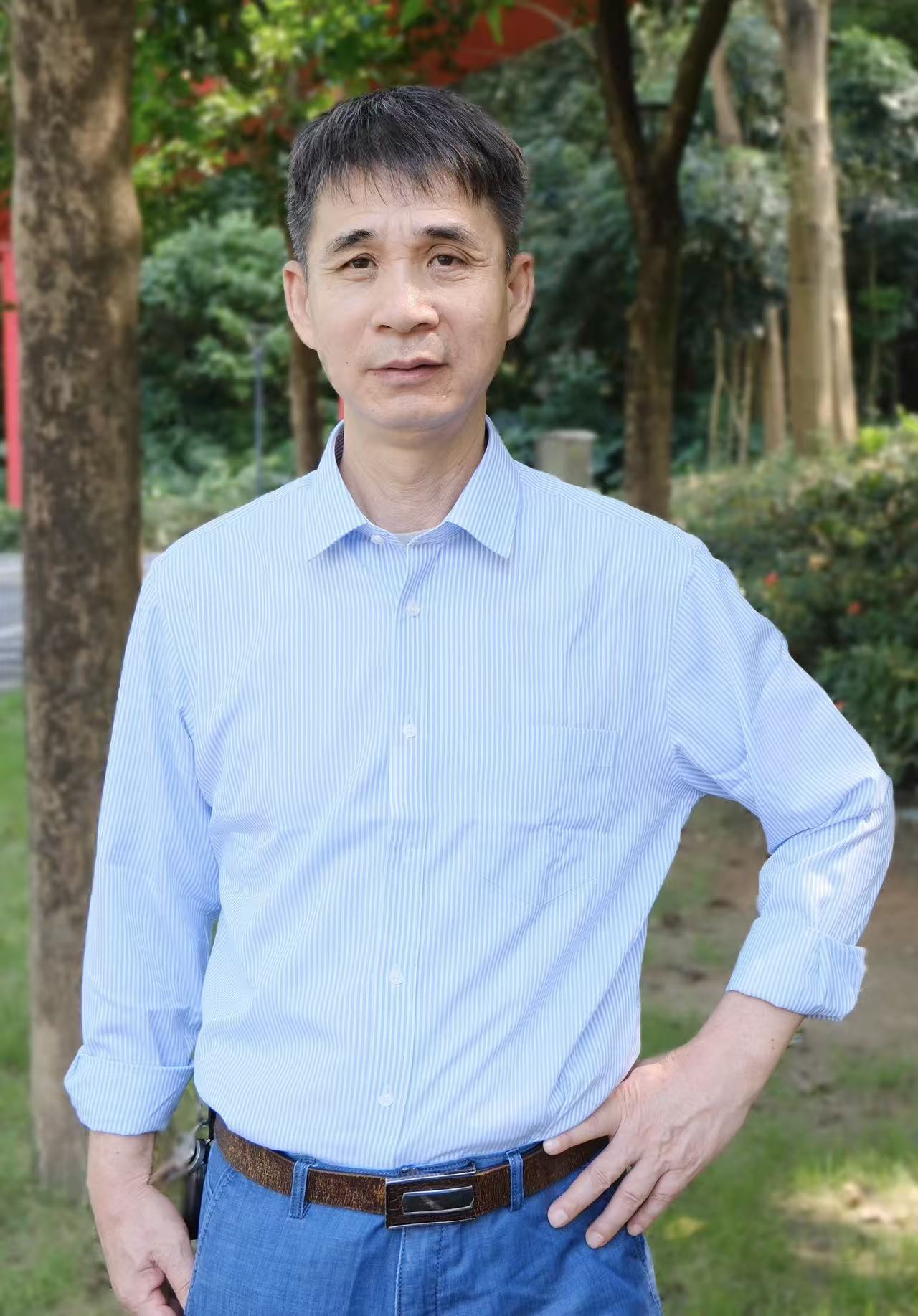 名师风采宣传   机电-何益宏