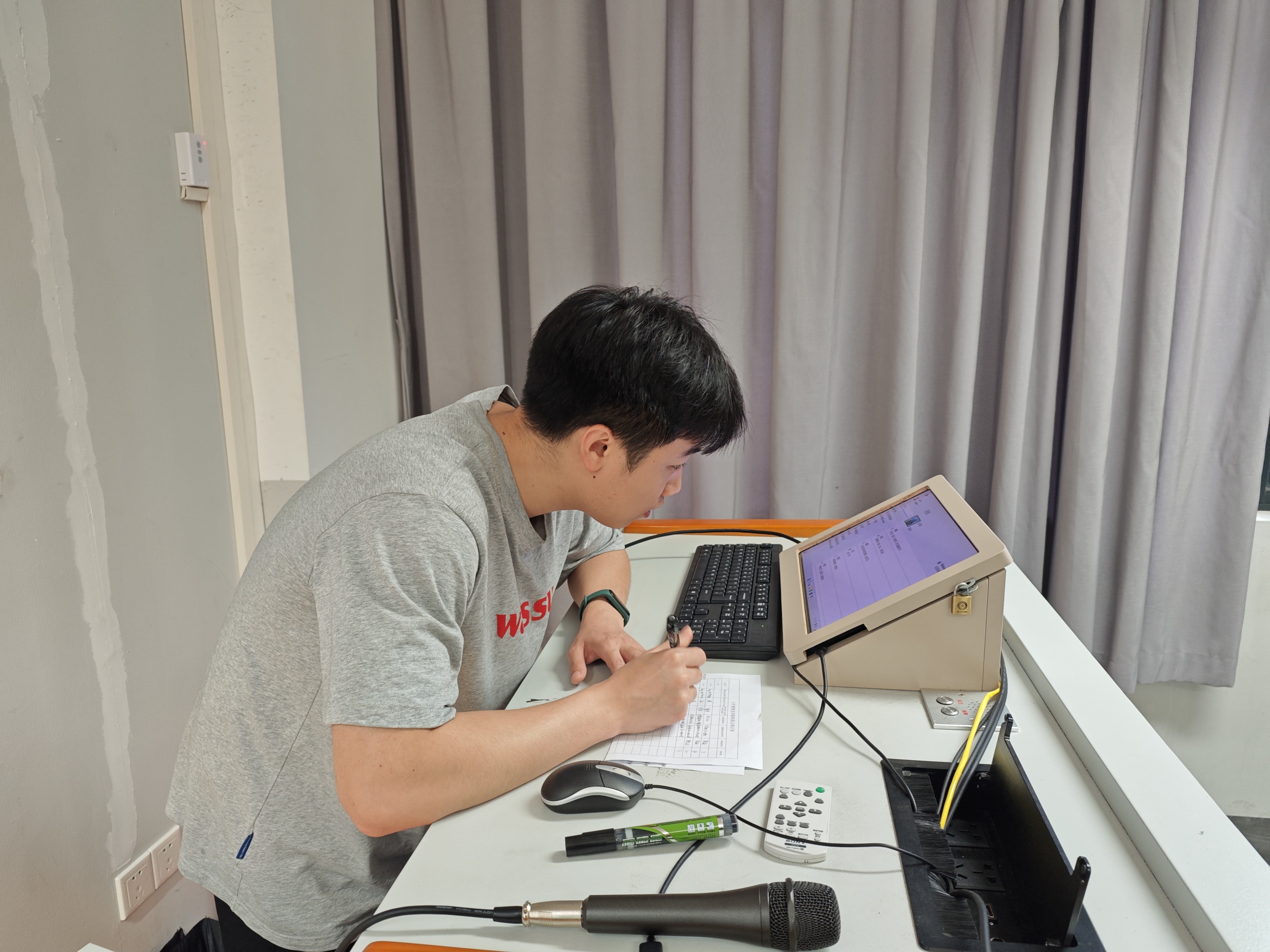 abcc780a215db9aa155f7b28b964ca5