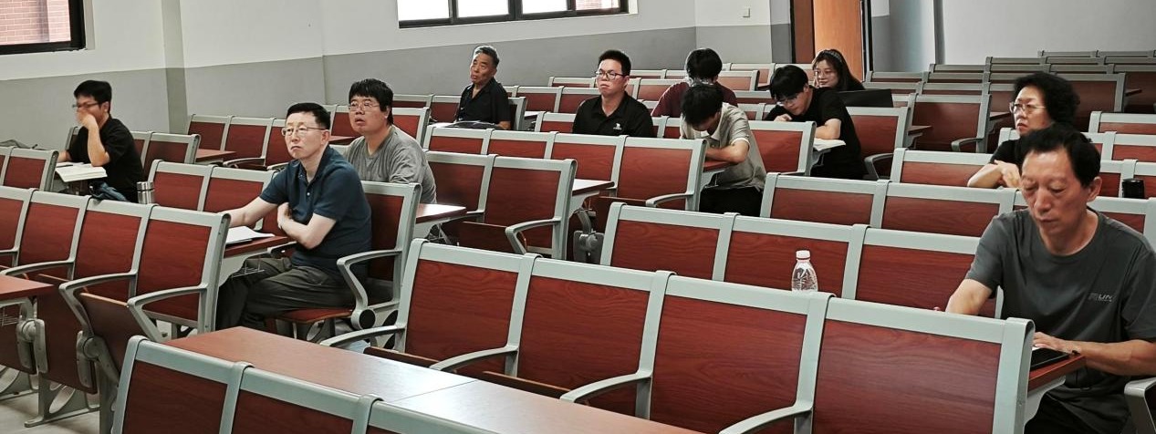 图1 磨课专项活动现场