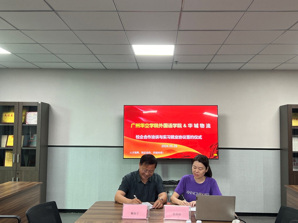 一些人在餐厅里
低可信度描述已自动生成