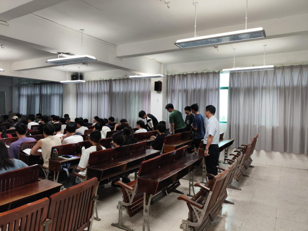 b3693727df7107ee4a2c4345c49cec5df9946237