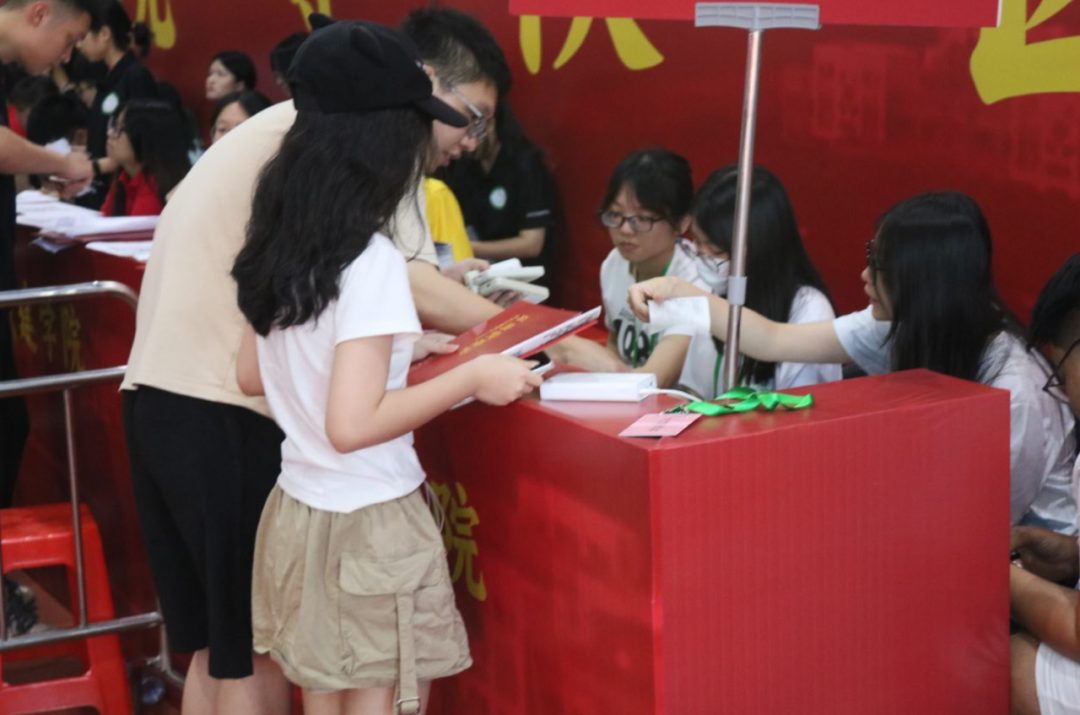 304d5bad52a35d3167f7e8d8e35e754829b9c39f