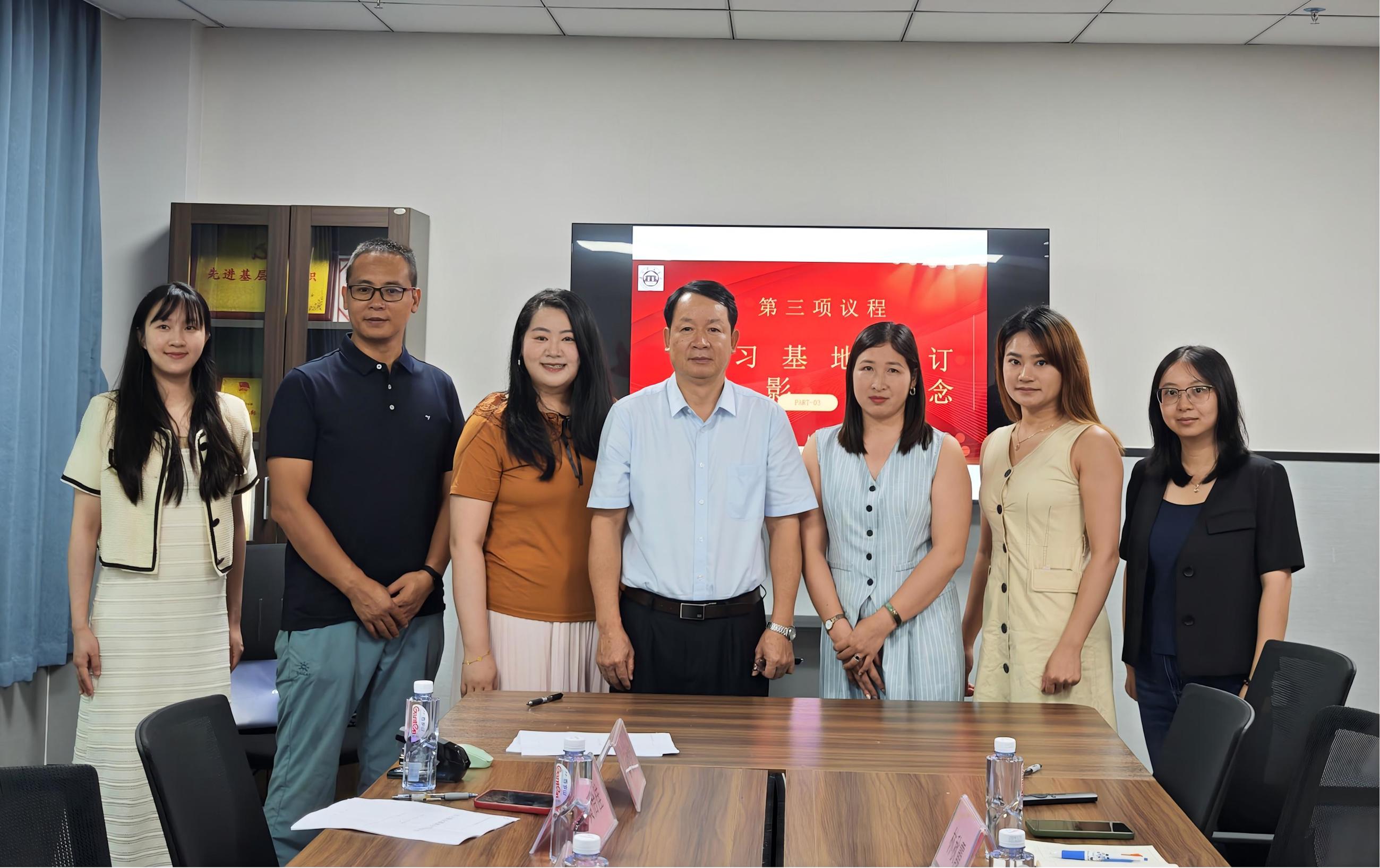 e483038d9c74023b17e8e529416def0(1)