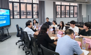 应用外国语学院与芳雅教育开展实习交流座谈会，深化校企协同育人机制