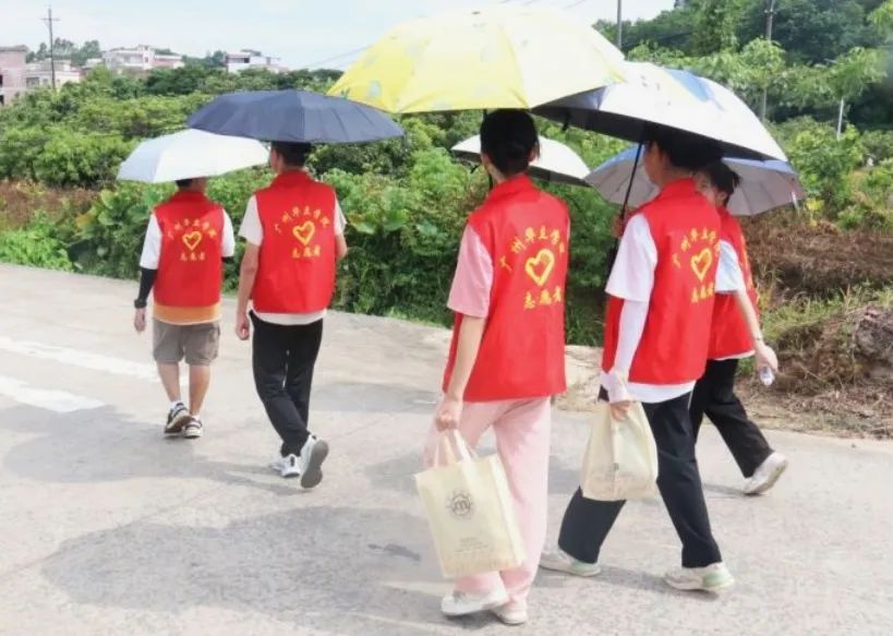 “易”立前行-资助政策定点传，书记访谈知成效3