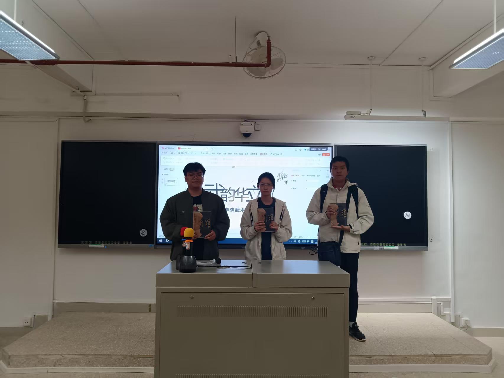 8192aba9e7c4c8cd6955cff5b4208c94