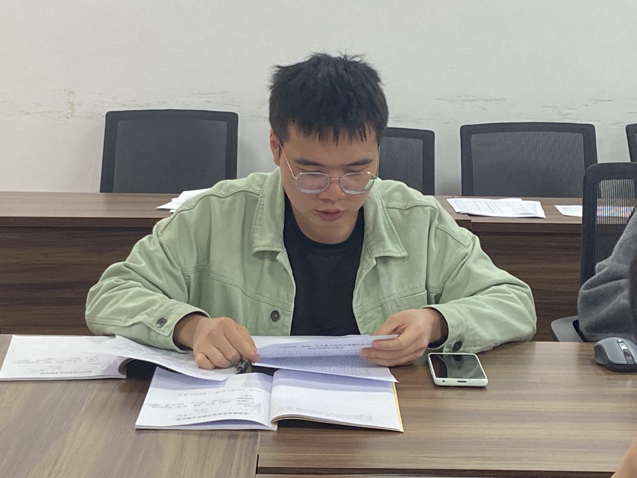 C:/Users/Teacher/Desktop/4.2下午四点半-中共中央八项规定学习教育动员部署/4.2下午四点半-中共中央八项规定学习教育动员部署/p12.jpgp12