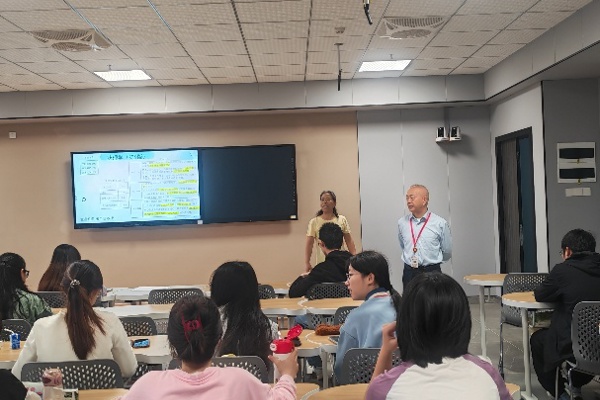 药学院新学期开学教学检查工作顺利完成