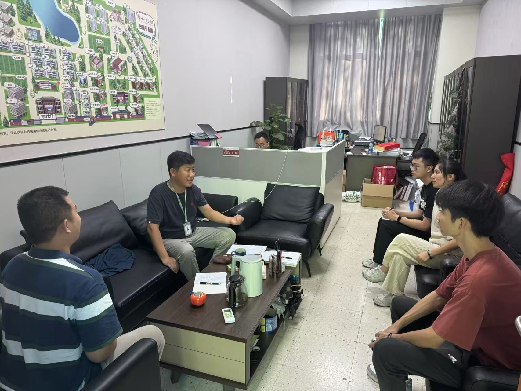 图1：林海处长安排爱国卫生运动部署会议